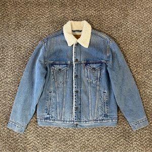 LEVI'S Men’s Premium Sherpa Denim Trucker Jacket